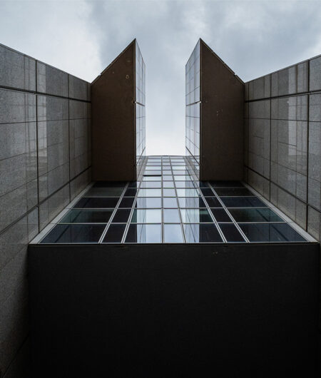 Onderaanzicht van het Blue Soft gebouw in Charenton-le-Pont