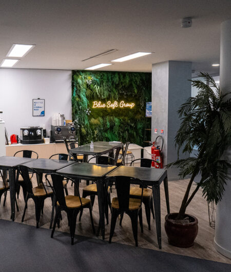 Coin cuisine dans nos locaux à Charenton-le-Pont