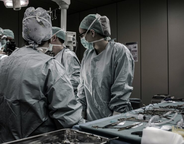 Dokter filmt een operatie - HumaVienne